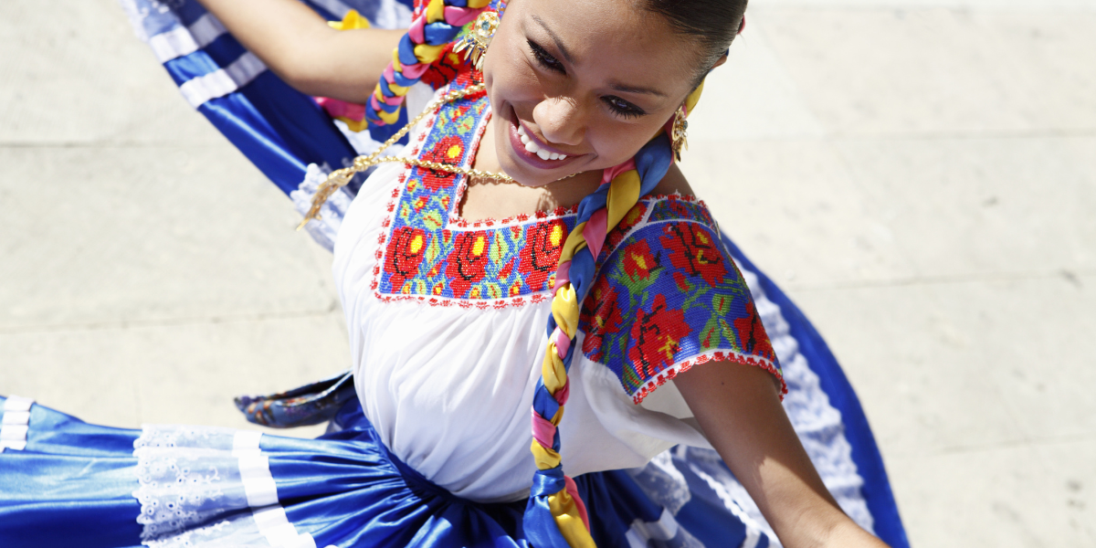 danseuse robe colorée