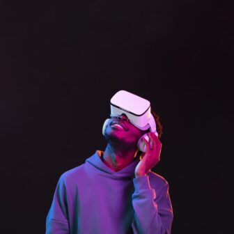 portrait-young-african-american-man-with-vr-glasses